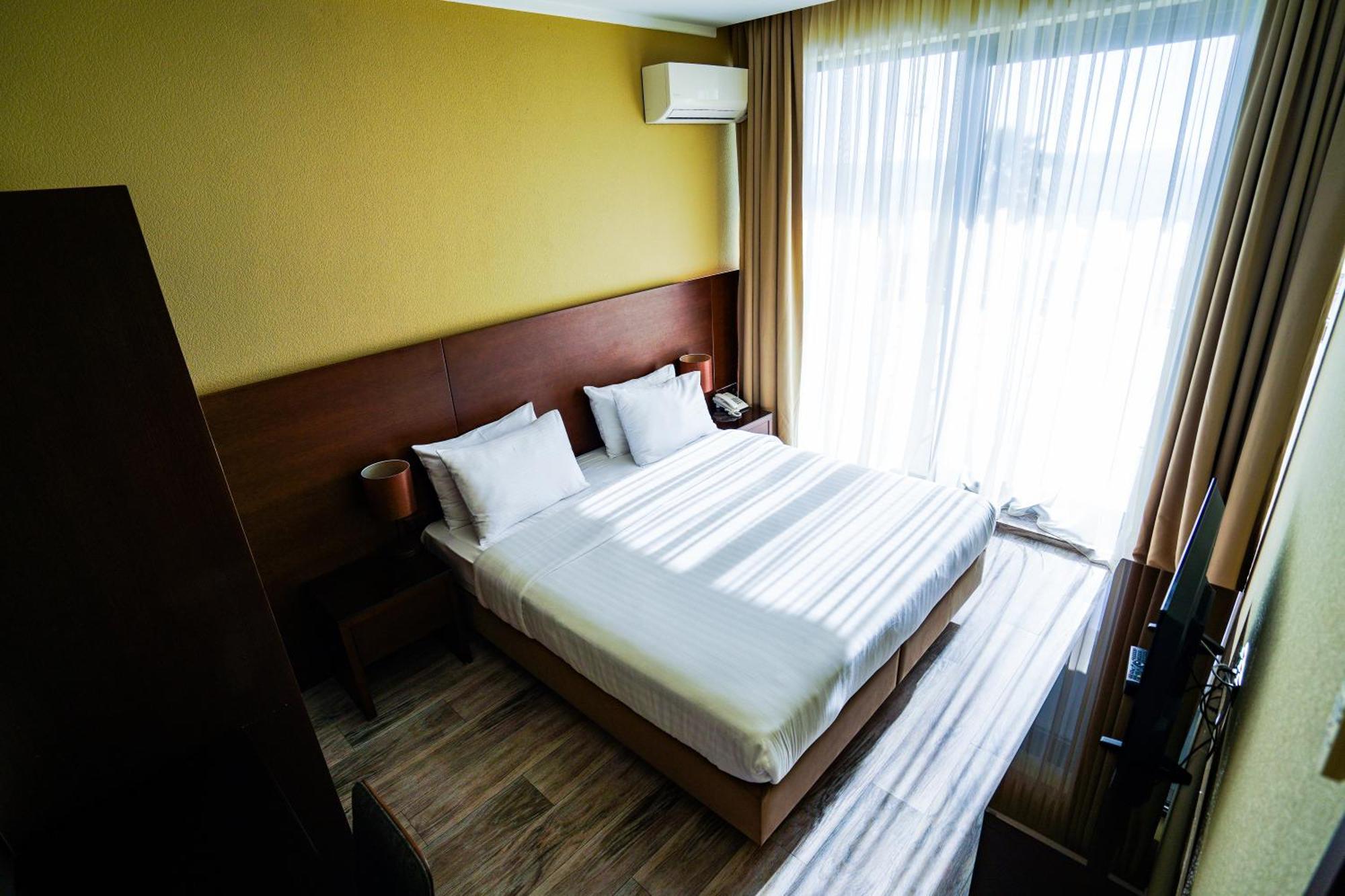 Hotel Gonio Inn 4*